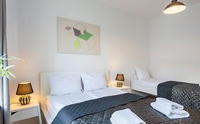 Golden Apartments Warsaw - Big And Bright Stylish Apartments - City Center - Pereca